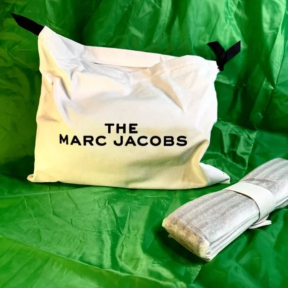 Marc Jacobs Black Crossbody Bag - Picture 3 of 7